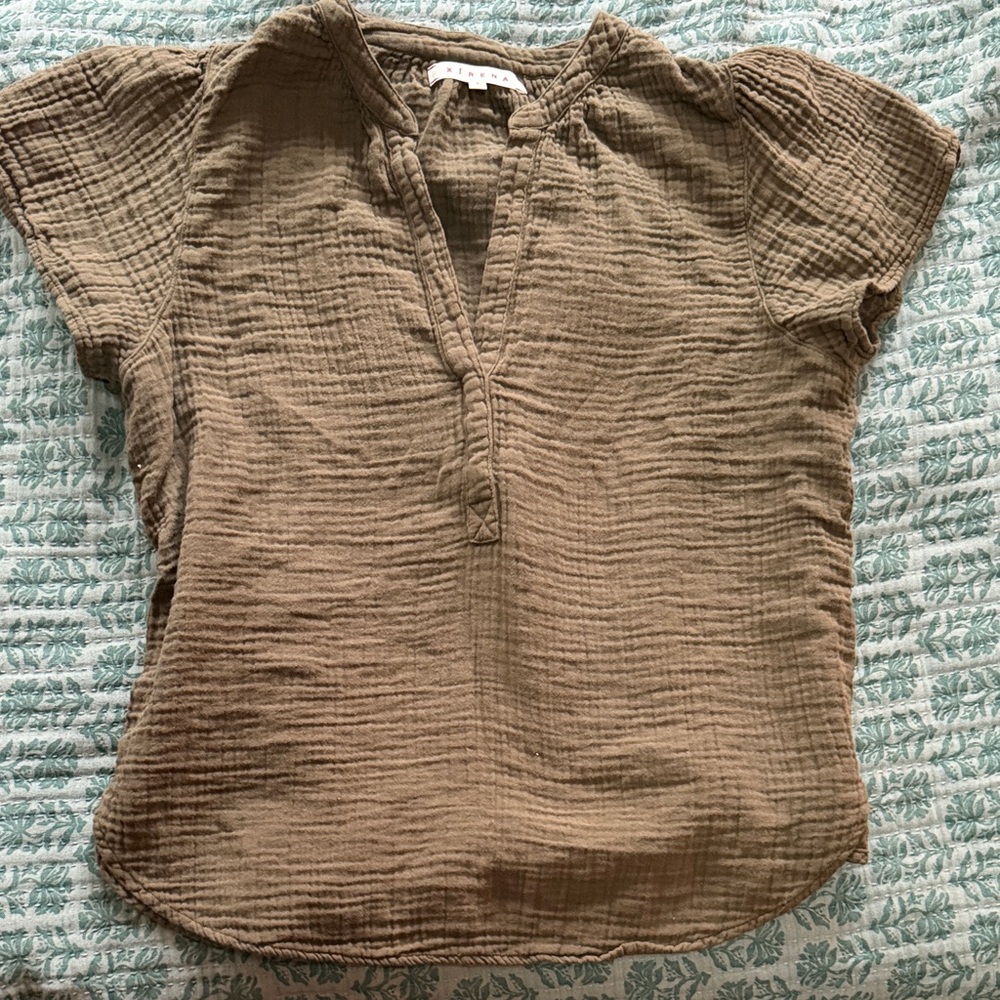 Xirena Woven Textured Short-Sleeve Women's Top - Olive